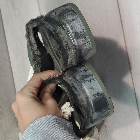 NEW Johnny Was Calme Womens Camo Space Slide Sandals Flip Flop shoes sz 8M - Picture 4 of 8